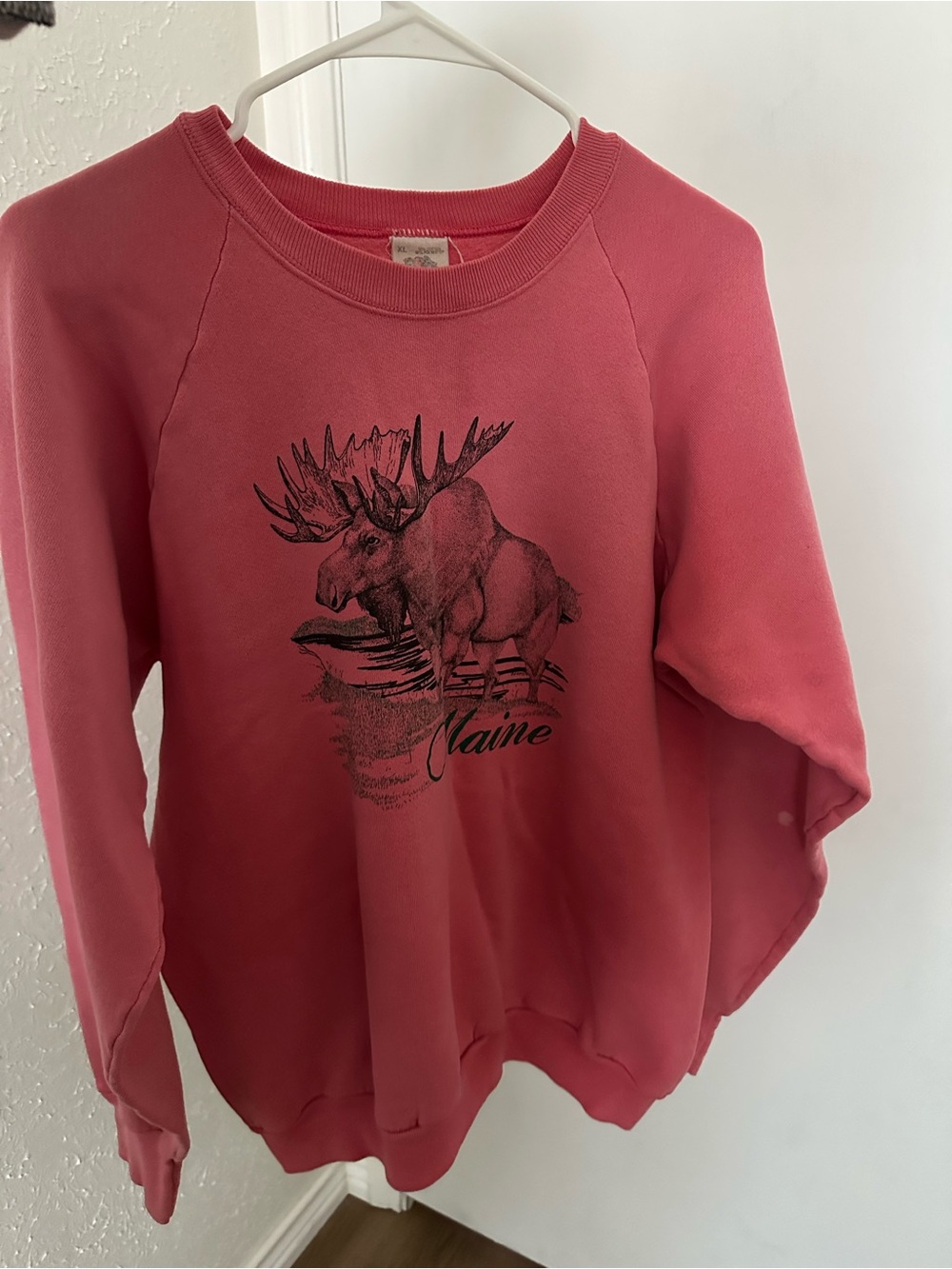 Vintage Maine Moose Graphic Sweatshirt - Pink